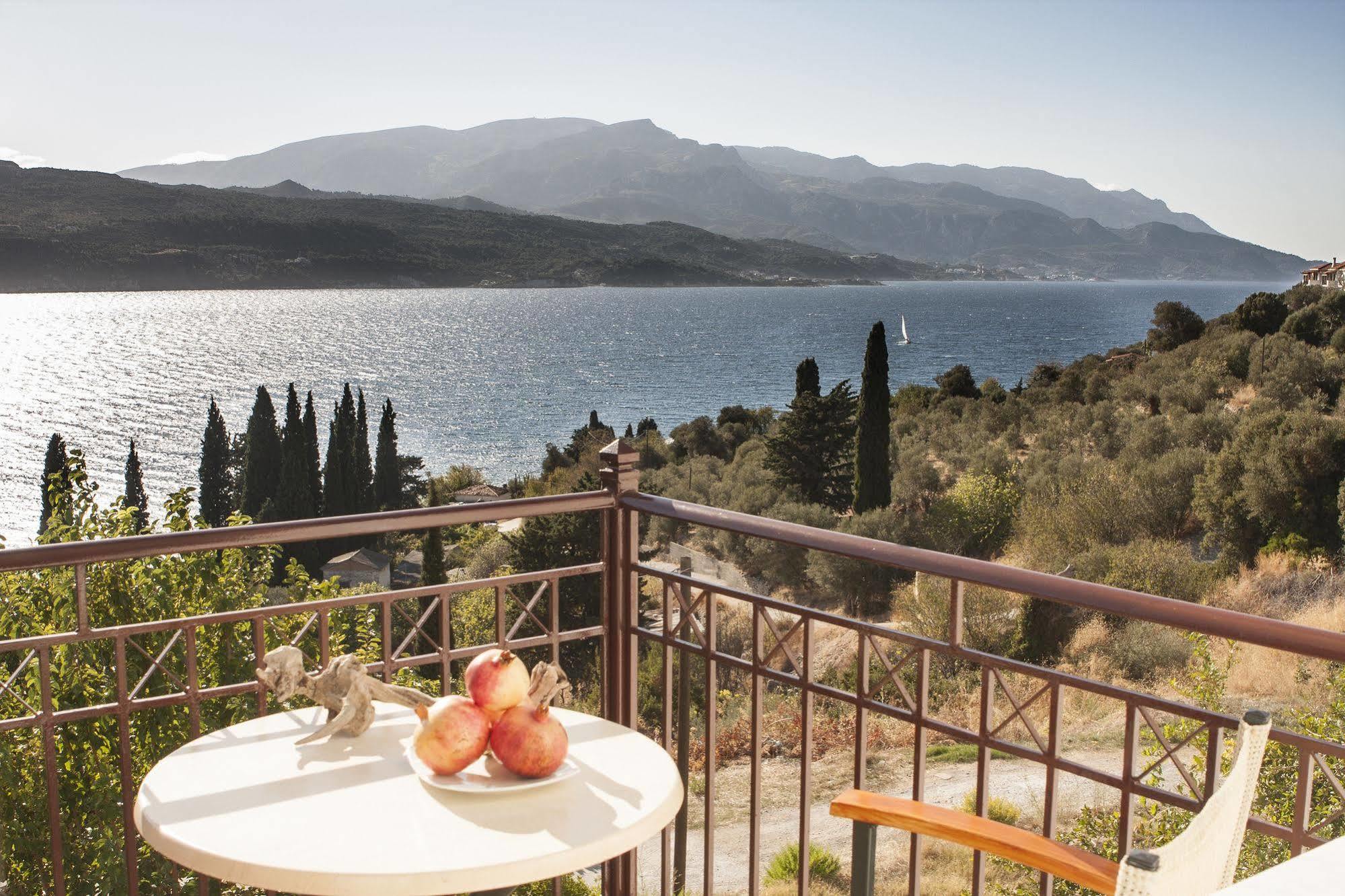 Scorpios Hotel & Suites Samos Town Exterior foto